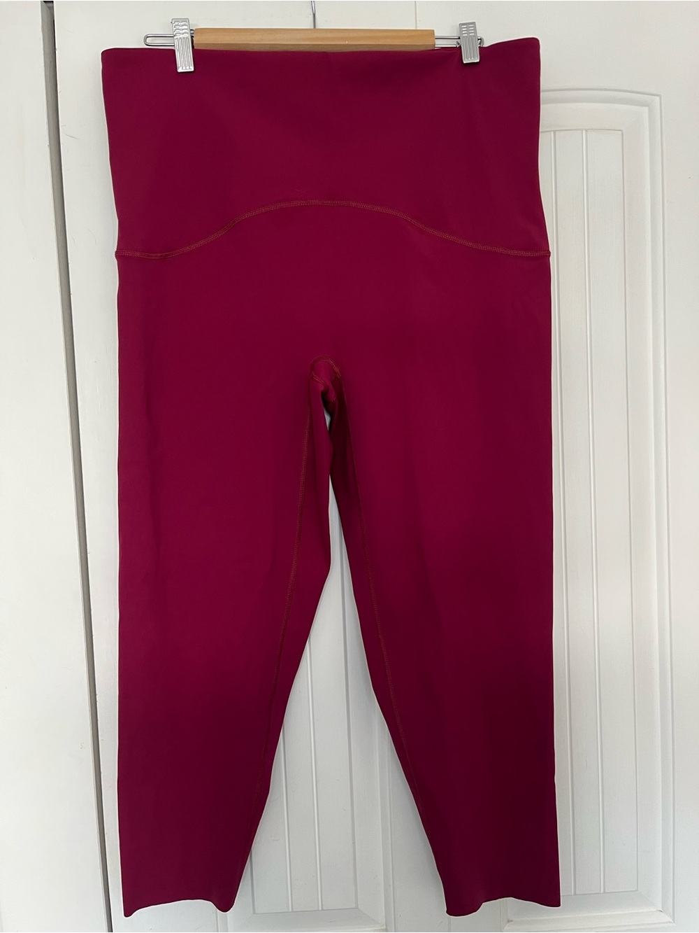 Spanx High-Waist Leggings in Raspberry. Size 2X